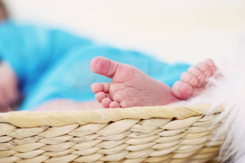新生儿尿黄怎么回事要如何处理新生儿尿黄